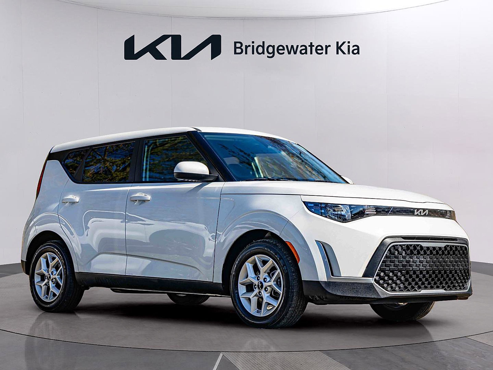 Certified 2025 Kia Soul LX w/ LX Technology Package image 2