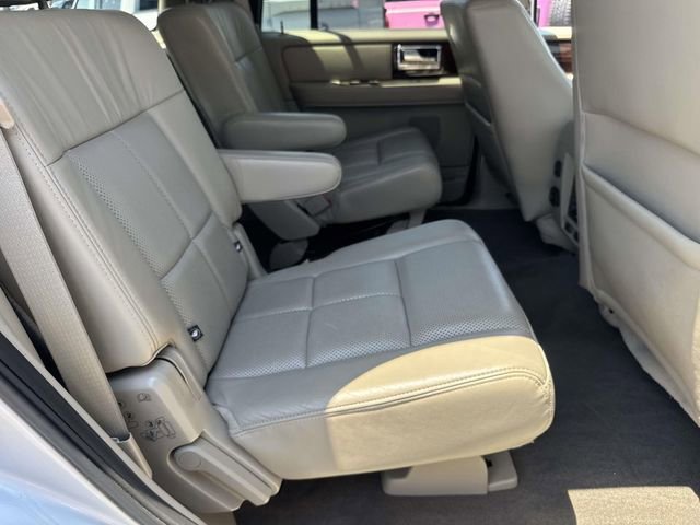 Used 2012 Lincoln Navigator 2WD image 12
