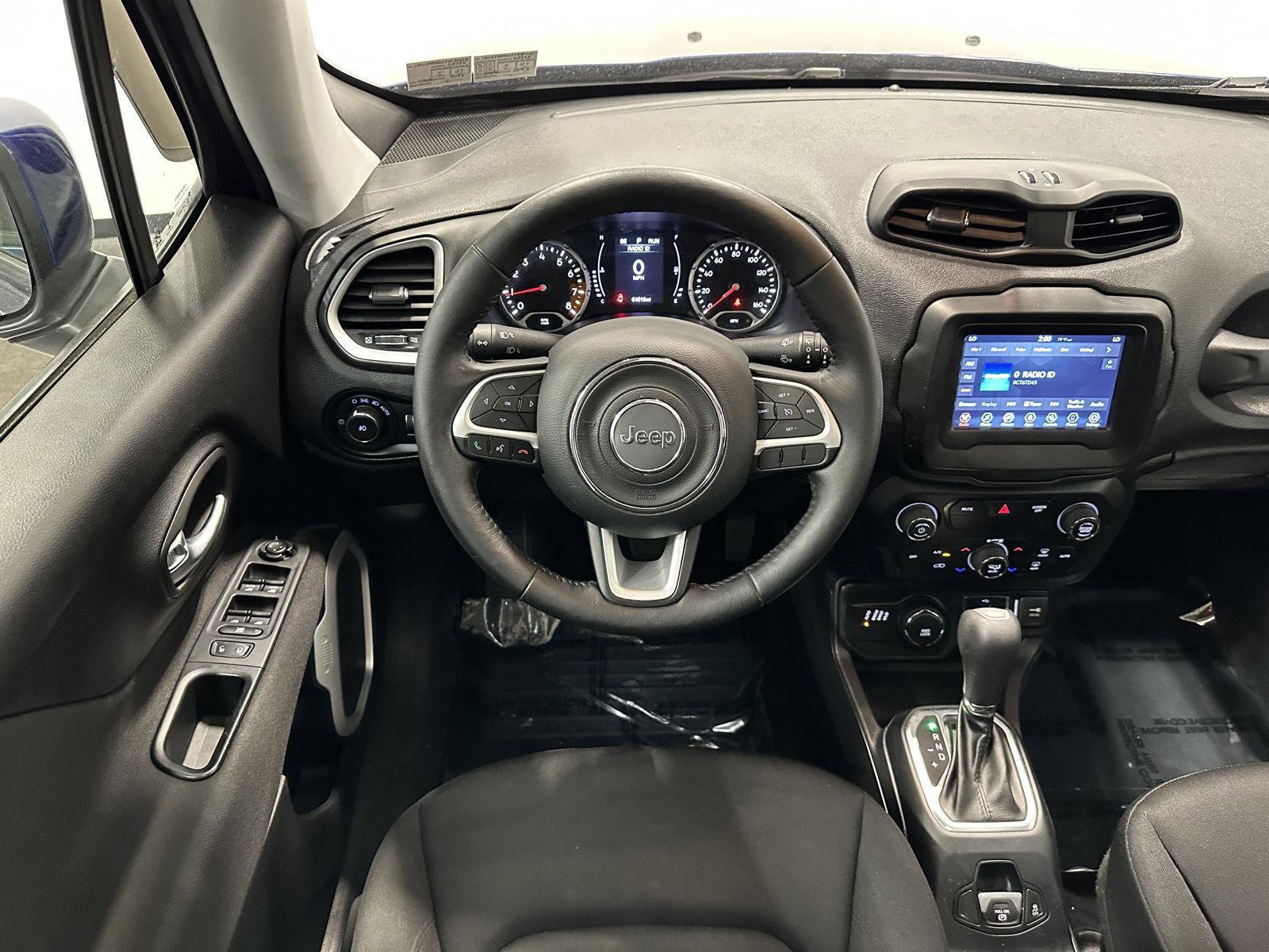 Used 2018 Jeep Renegade Latitude w/ Cold Weather Group AWD/4WD image 17