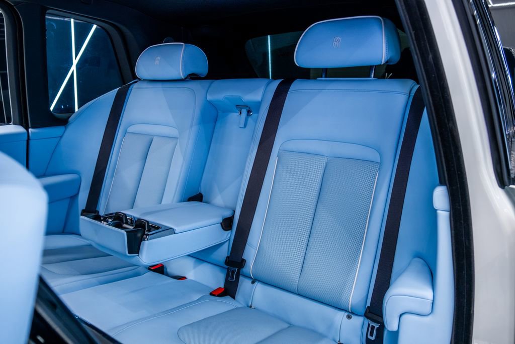 Used 2025 Rolls-Royce Cullinan image 22