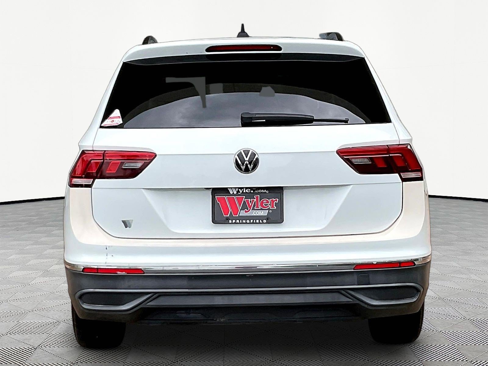 Used 2023 Volkswagen Tiguan S FWD image 5