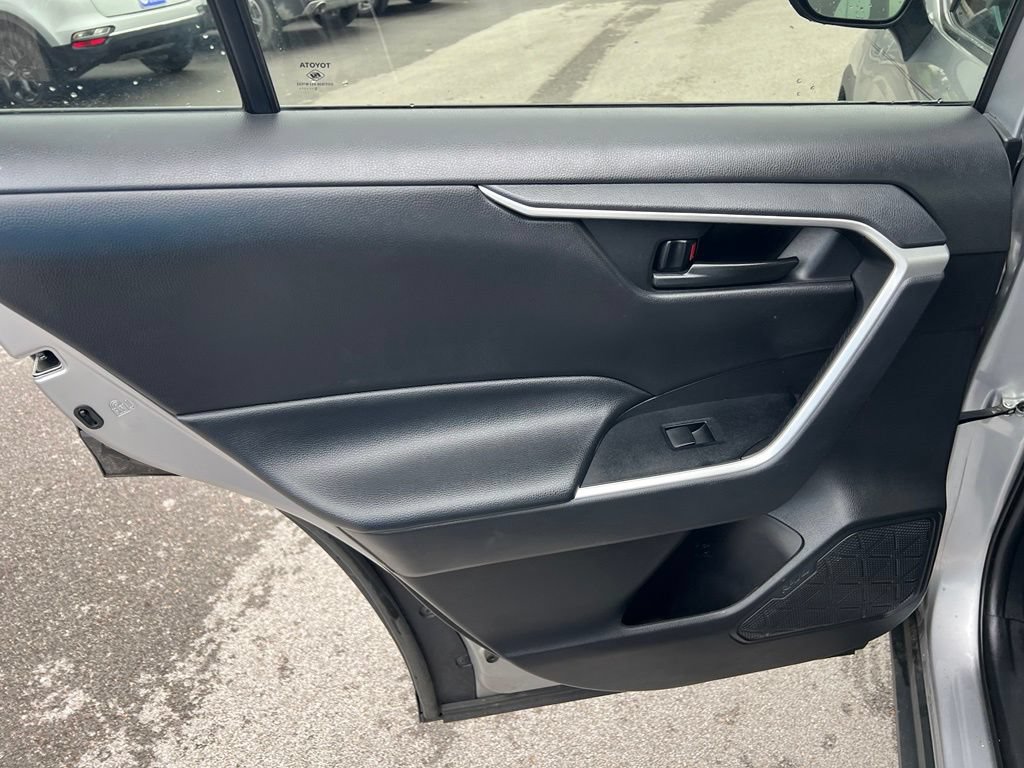 Used 2020 Toyota RAV4 LE FWD image 19