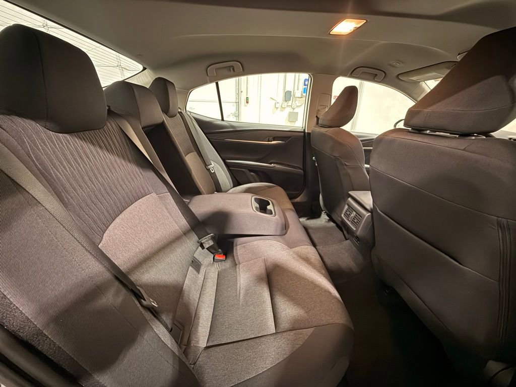 Used 2025 Toyota Camry LE image 29