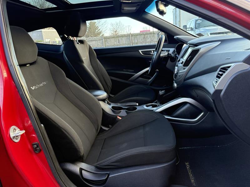 Used 2017 Hyundai Veloster Value Edition image 16