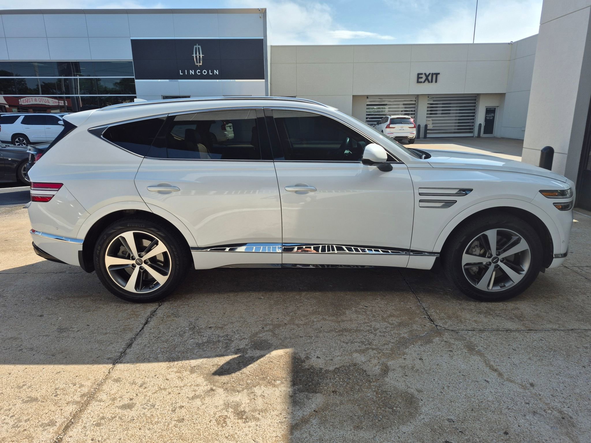 Used 2022 Genesis GV80 3.5T Advanced + AWD/4WD image 3