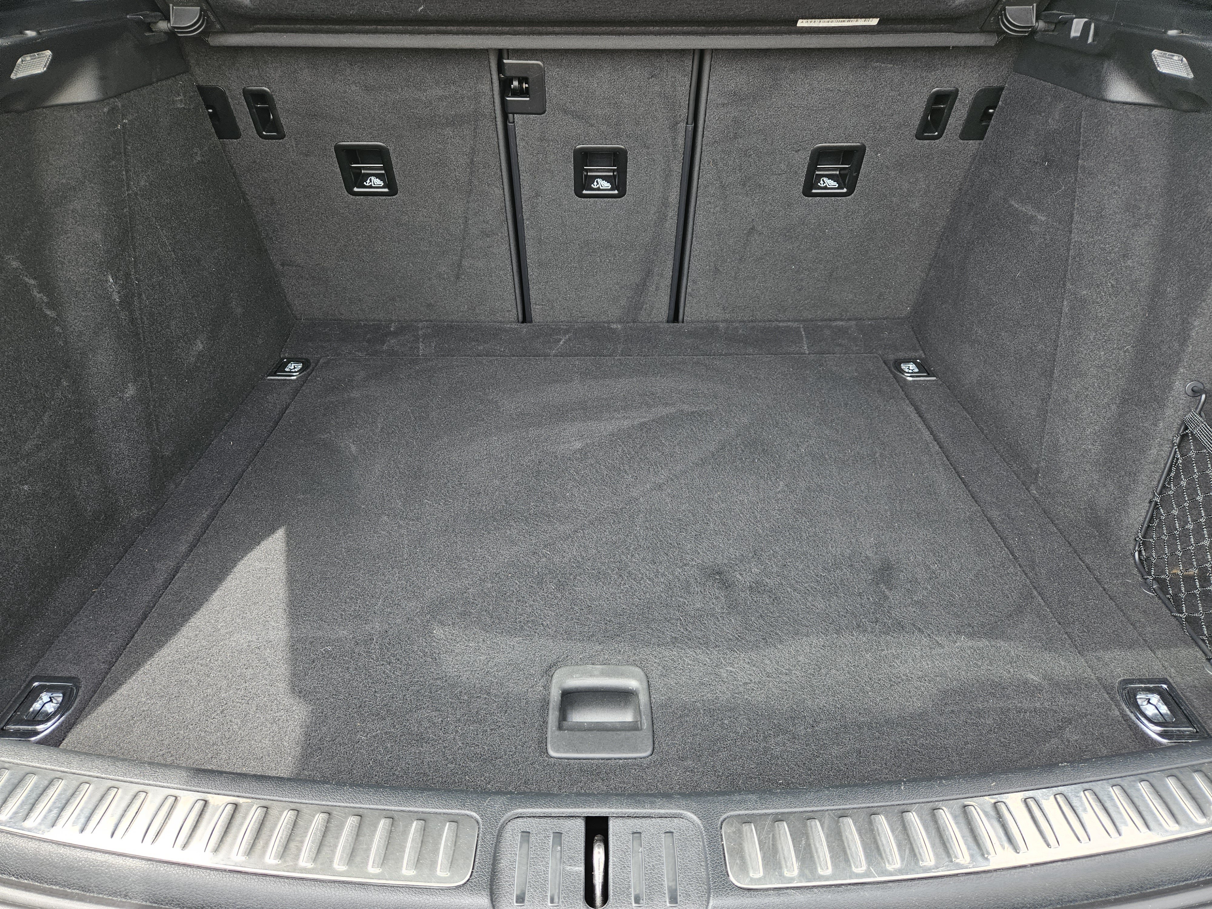 Certified 2021 Porsche Macan AWD/4WD image 31