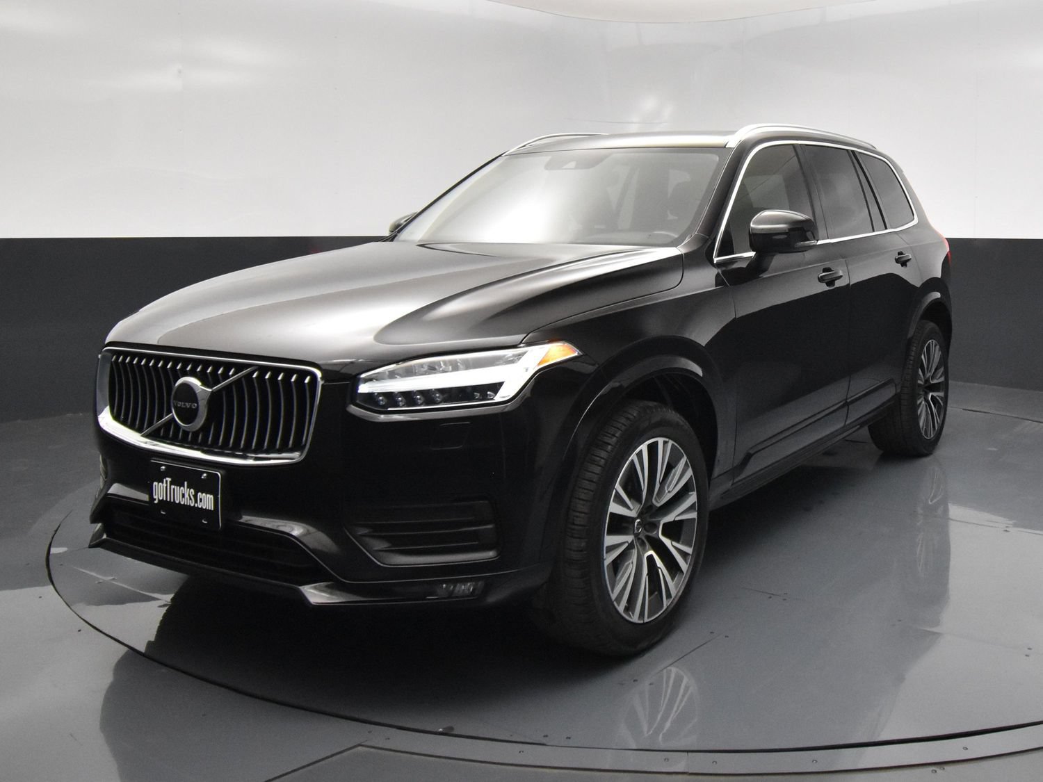 Used 2021 Volvo XC90 T5 Momentum w/ Protection Package Premier FWD image 2