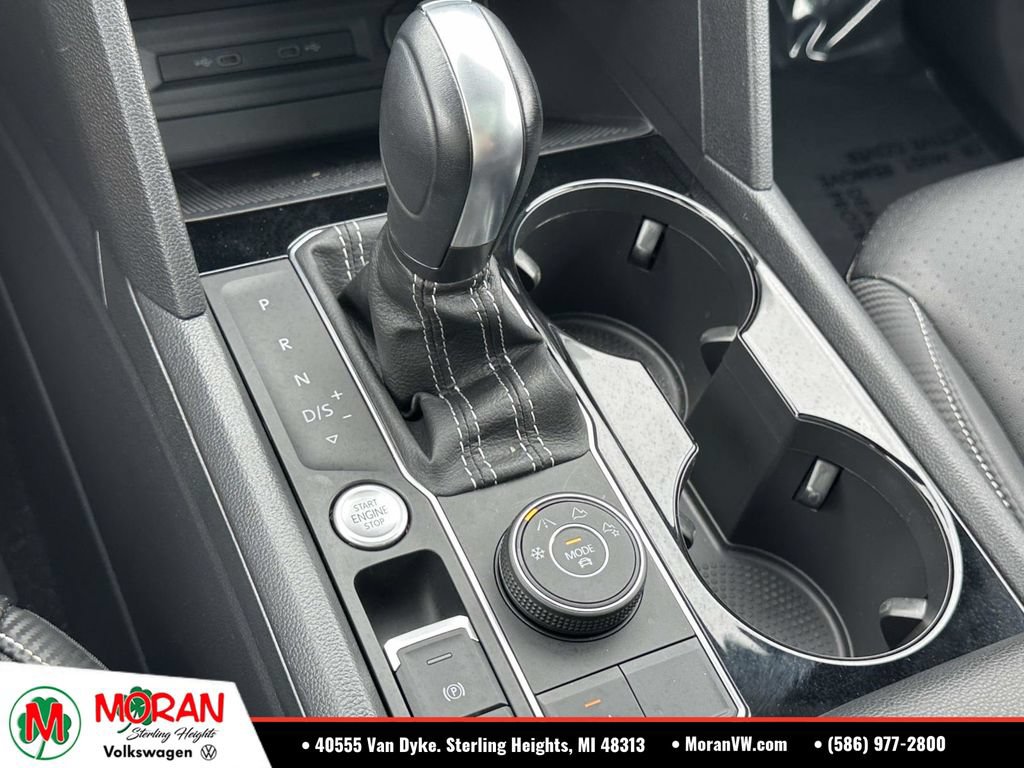 Certified 2023 Volkswagen Atlas Cross Sport SE w/ Panoramic Sunroof Package AWD/4WD image 30