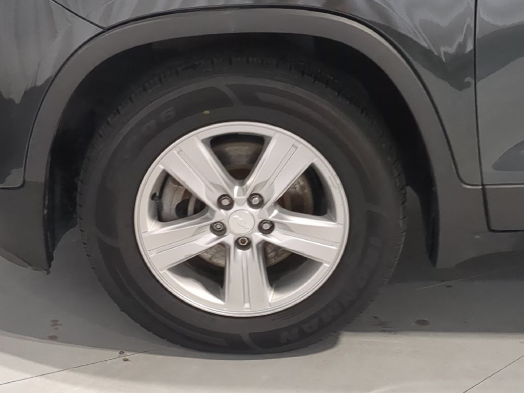 Used 2019 Chevrolet Trax LS w/ Tint and Cruise Package FWD image 17