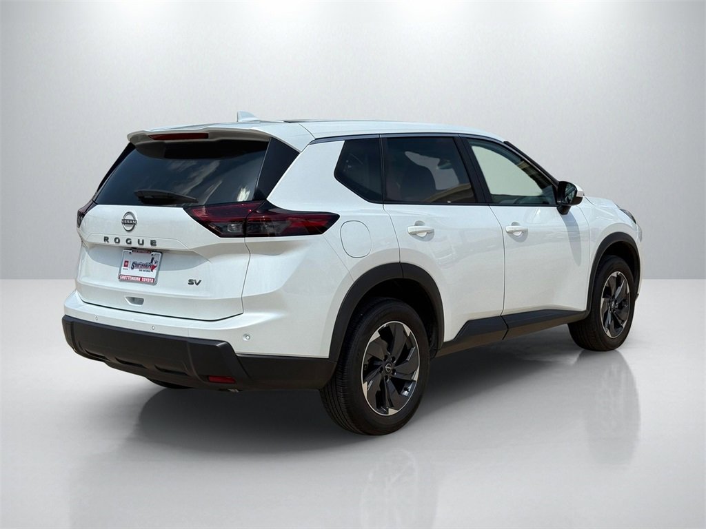 Used 2024 Nissan Rogue SV image 5
