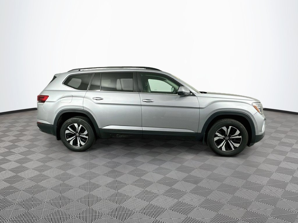 Used 2024 Volkswagen Atlas SE AWD/4WD image 11