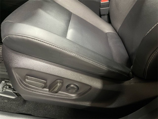 Used 2025 Toyota Crown Signia image 12