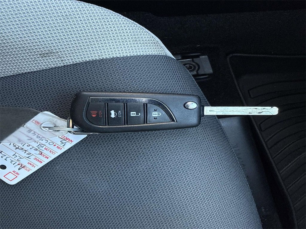 Used 2024 Toyota Corolla LE image 31