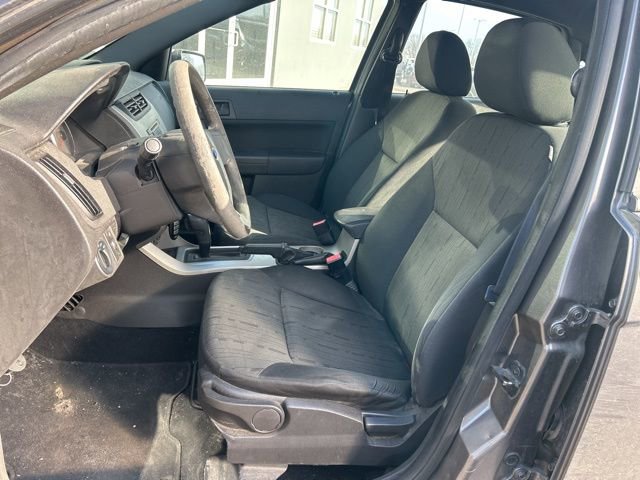 Used 2010 Ford Focus SE image 17
