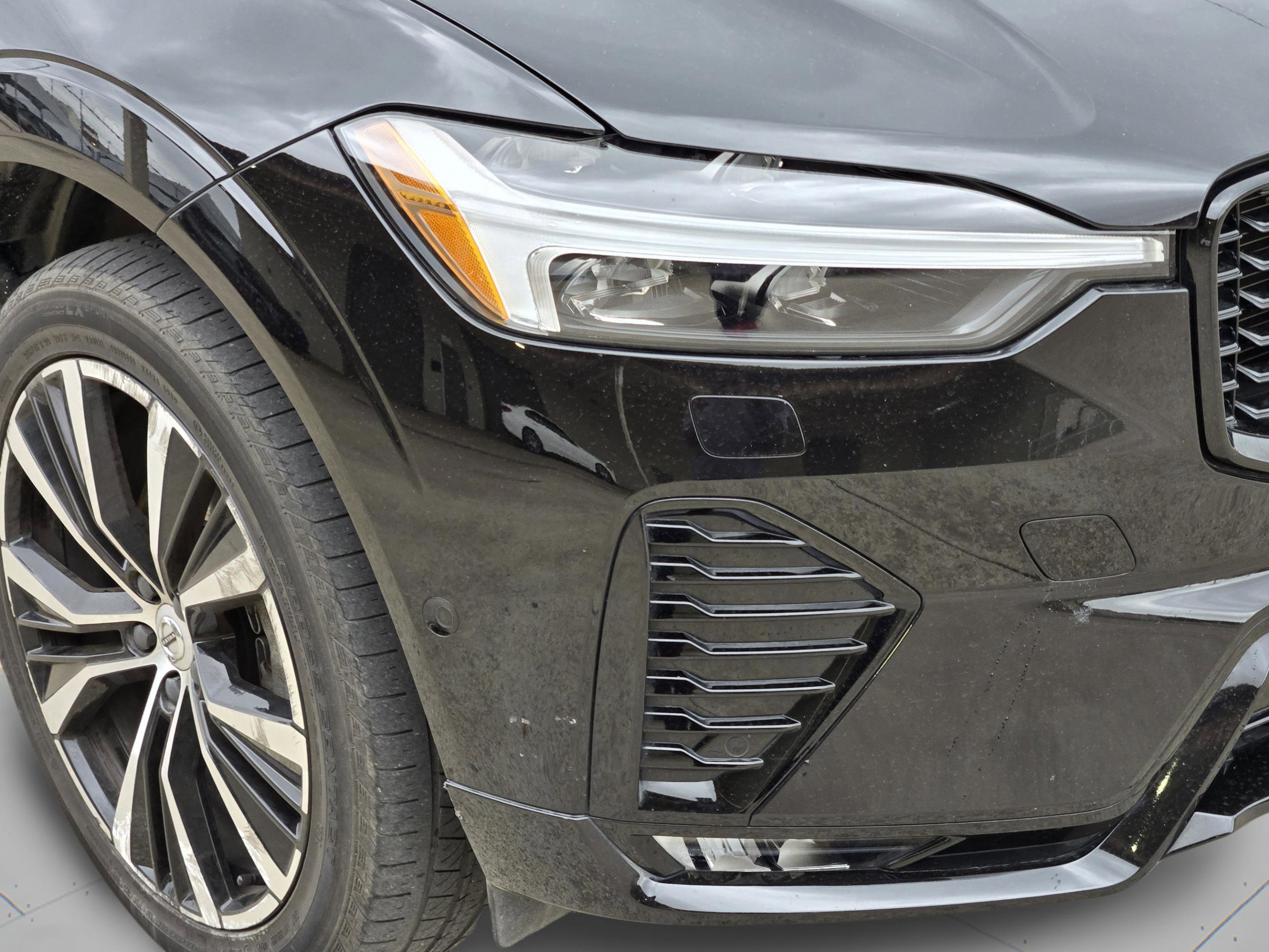 Used 2023 Volvo XC60 B5 Plus w/ Climate Package image 13