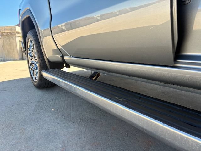 Used 2023 GMC Sierra 1500 Denali Ultimate AWD/4WD image 7