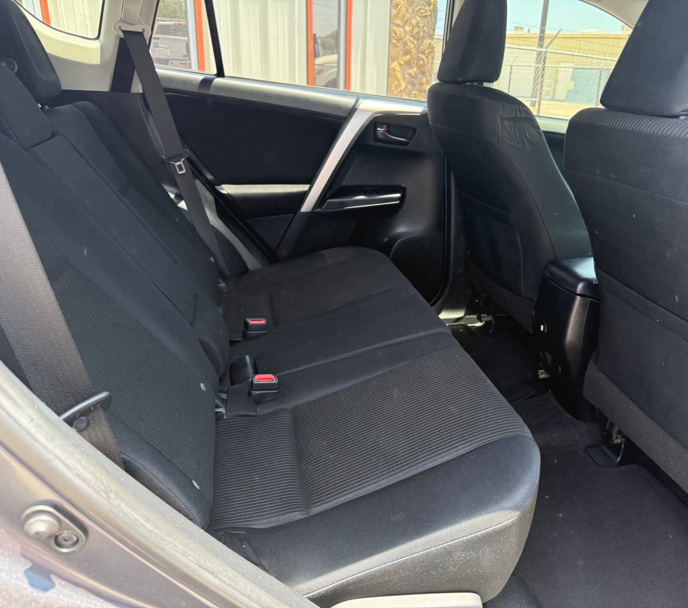 Used 2017 Toyota RAV4 LE FWD image 15