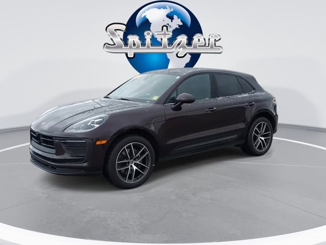 Used 2023 Porsche Macan Turbo image 4