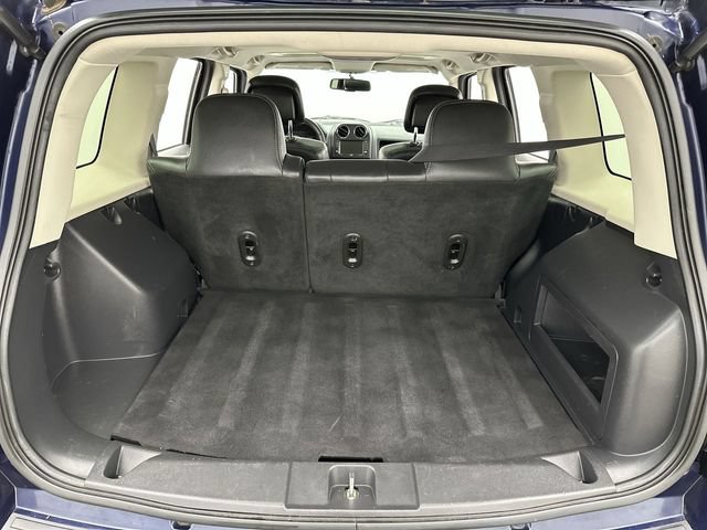Used 2016 Jeep Patriot High Altitude FWD image 23