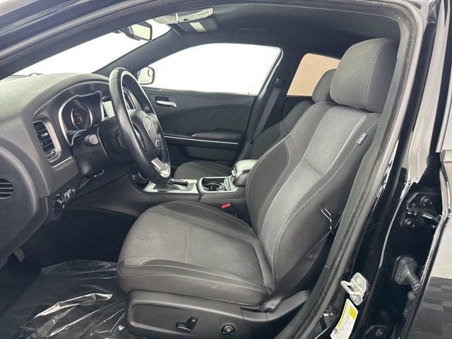 Used 2015 Dodge Charger SXT image 21