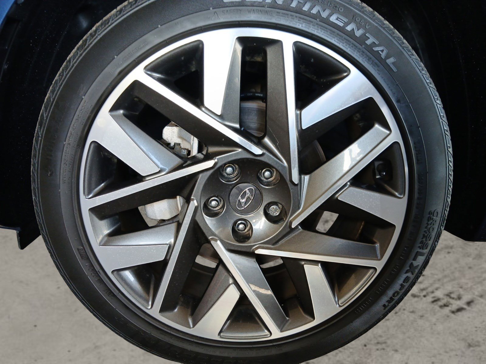 Certified 2023 Hyundai Santa Fe Calligraphy w/ Cargo Package image 14