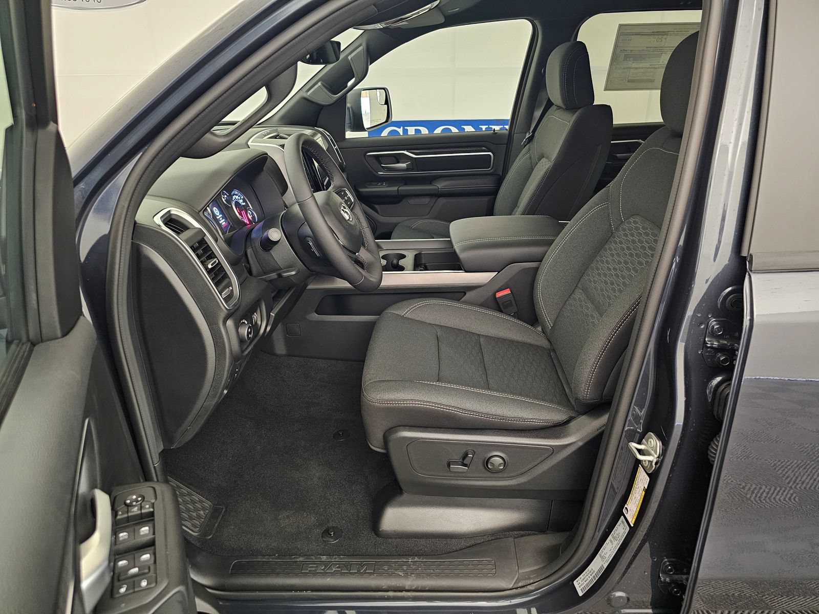 New 2026 RAM 1500 Big Horn AWD/4WD image 4