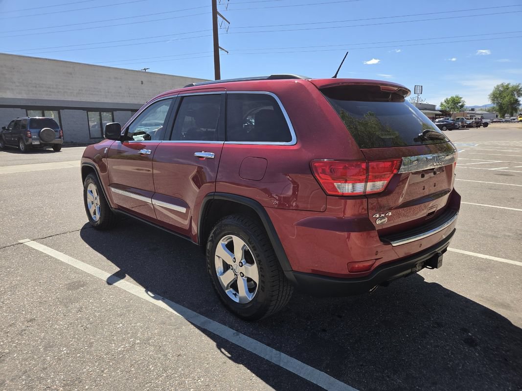 Used 2013 Jeep Grand Cherokee Overland AWD/4WD image 4