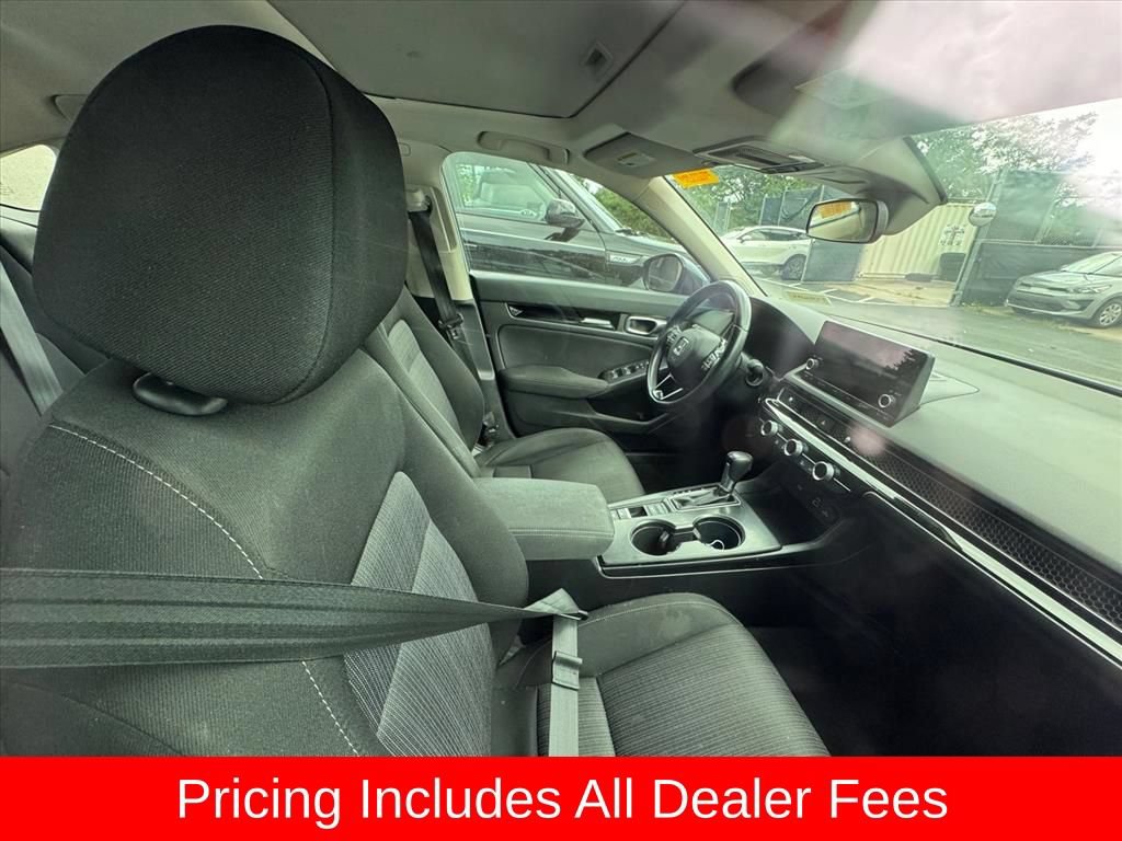 Used 2023 Honda Civic EX image 3