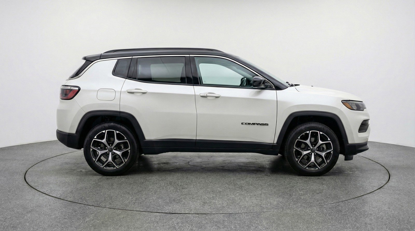 Used 2025 Jeep Compass Limited image 9