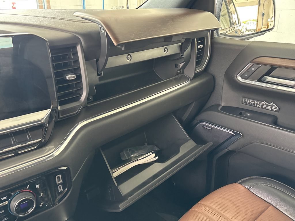 Used 2024 Chevrolet Silverado 1500 High Country w/ High Country Premium Package AWD/4WD image 48