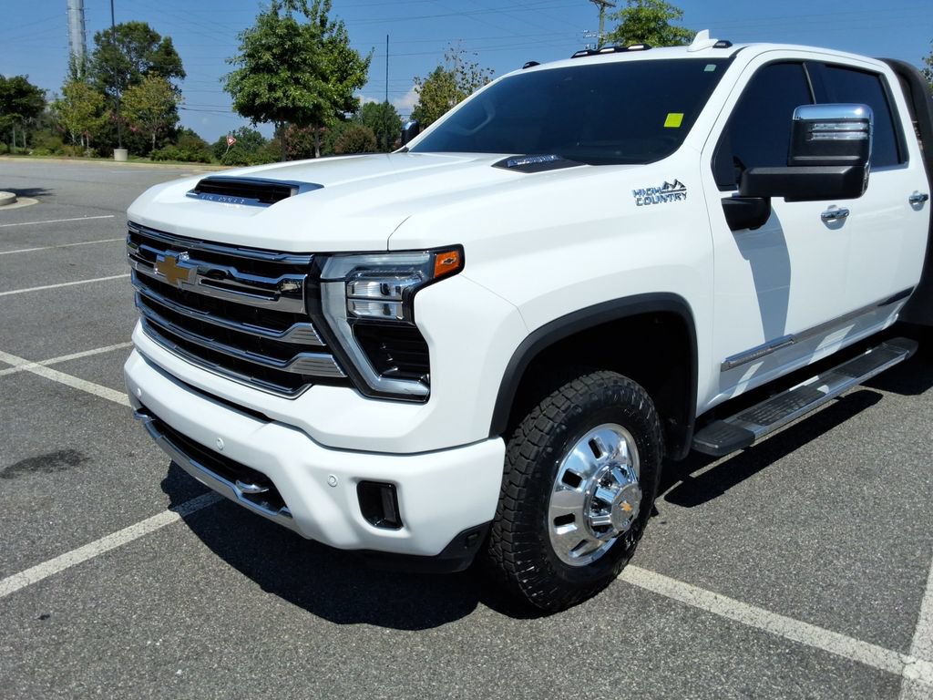 Certified 2025 Chevrolet Silverado 3500 High Country w/ High Country Premium Package AWD/4WD image 9