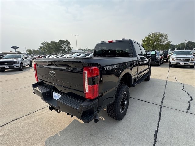 New 2025 Ford F350 XLT w/ Black Appearance Package image 4