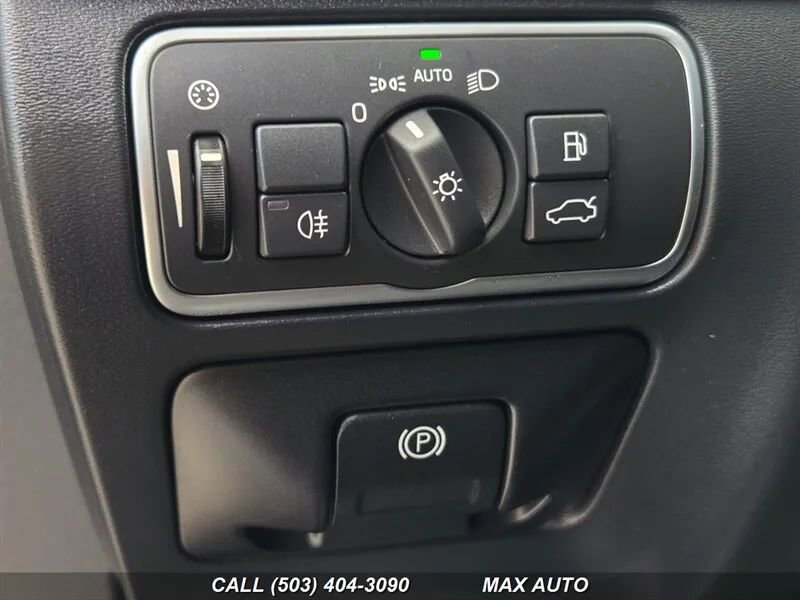 Used 2016 Volvo V60 T5 Cross Country w/ Convenience Package image 29