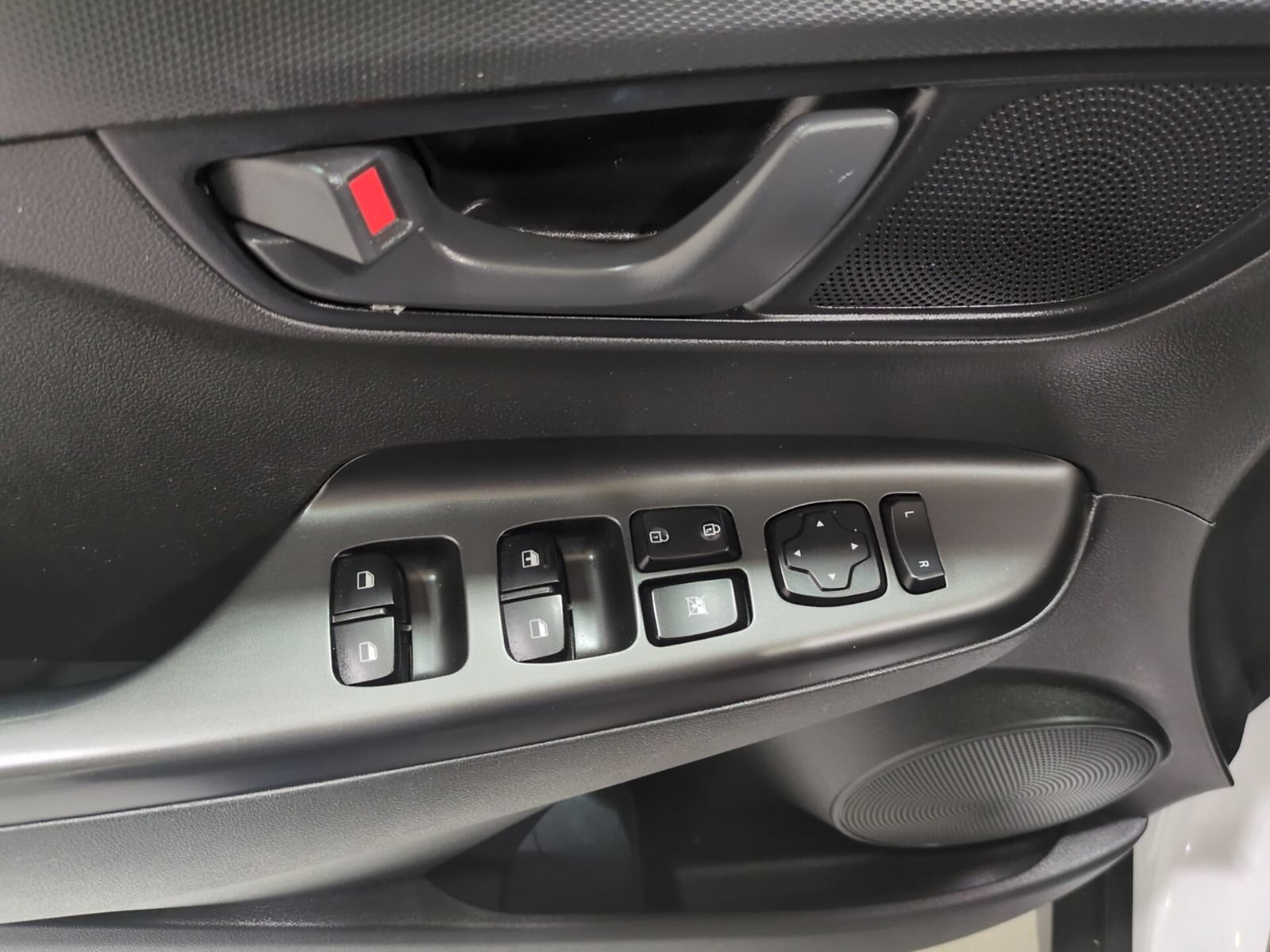 Certified 2023 Hyundai Kona SE FWD image 16