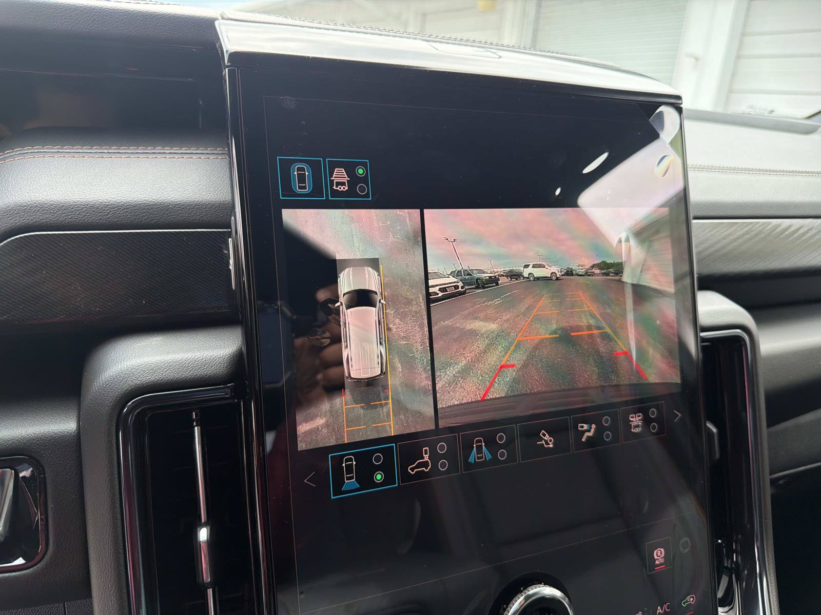 New 2026 GMC Yukon AT4 w/ AT4 Premium Plus Package AWD/4WD image 24