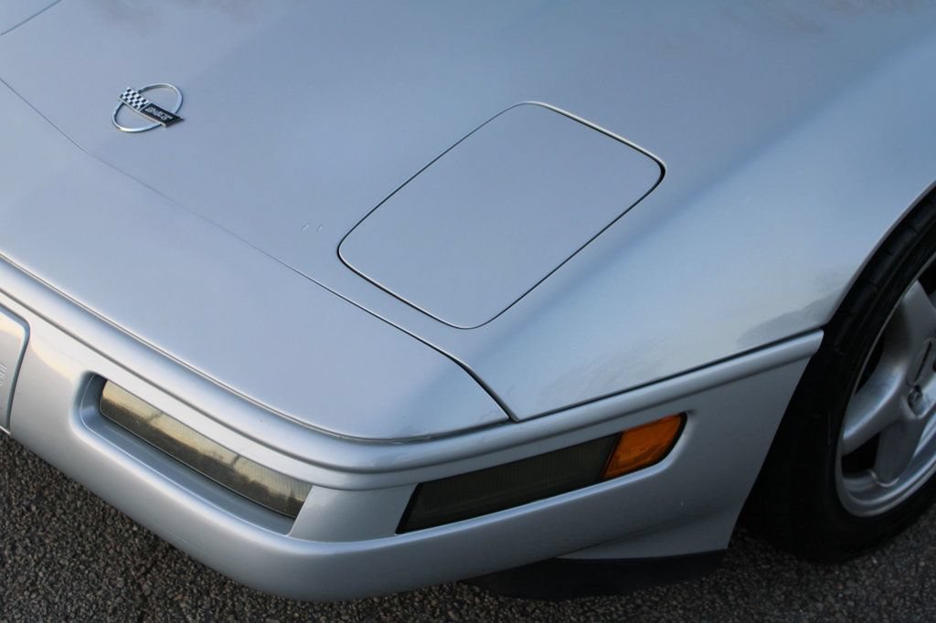 Used 1996 Chevrolet Corvette Convertible RWD image 25