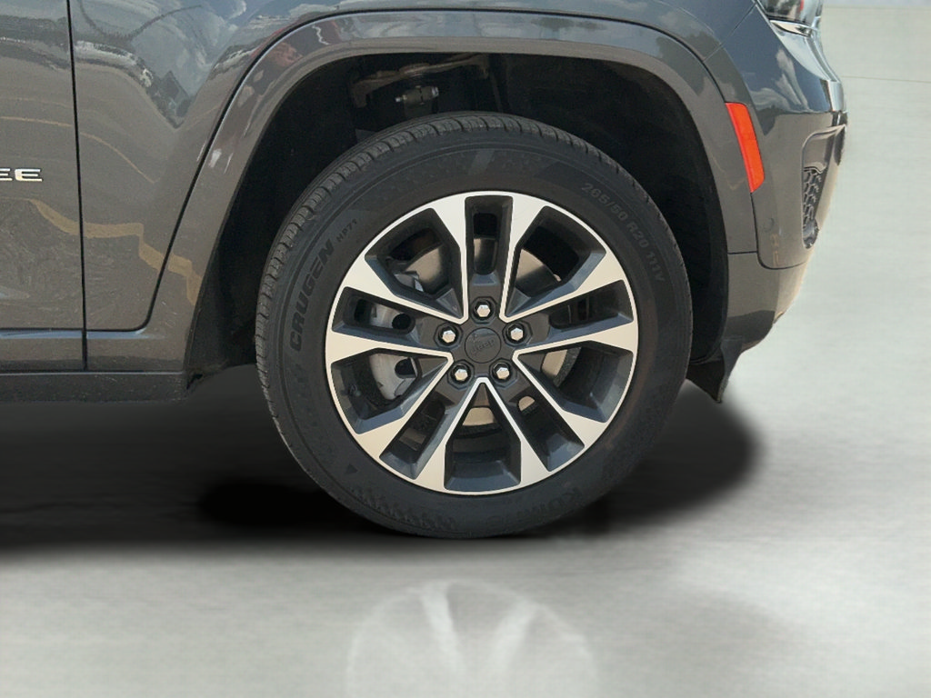 Certified 2021 Jeep Grand Cherokee L Overland w/ Luxury Tech Group IV AWD/4WD image 9