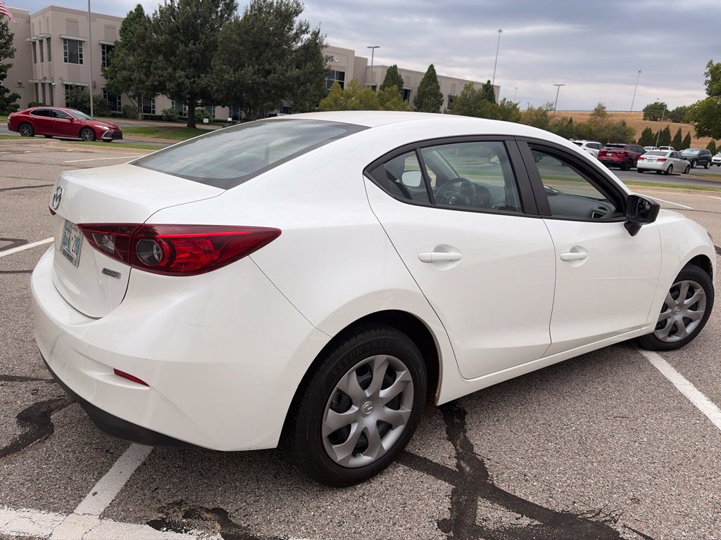 Used 2014 MAZDA MAZDA3 i SV FWD image 9