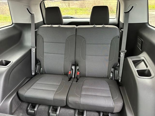 Used 2023 GMC Acadia SLE w/ Driver Convenience Package image 16