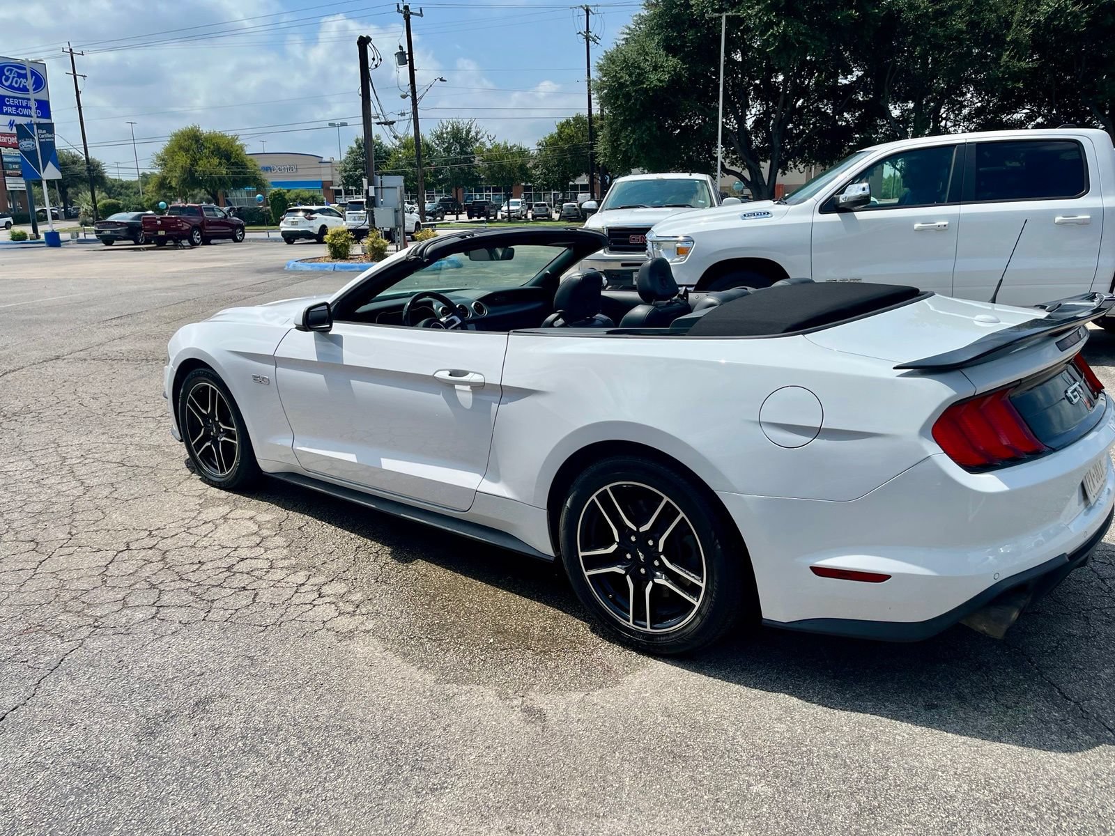 Used 2020 Ford Mustang GT Premium w/ Equipment Group 401A RWD image 10
