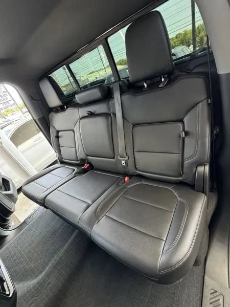 Used 2019 Chevrolet Silverado 1500 LT Trail Boss AWD/4WD image 19