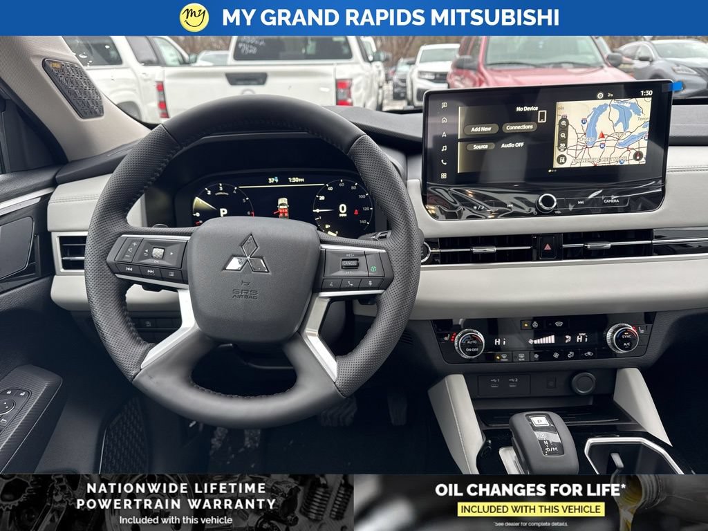 New 2026 Mitsubishi Outlander SE AWD/4WD image 12
