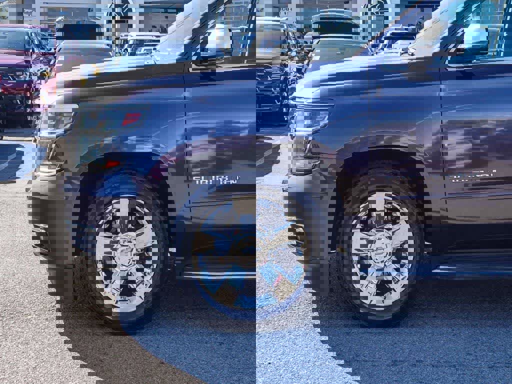 Used 2015 Chevrolet Suburban LTZ image 9