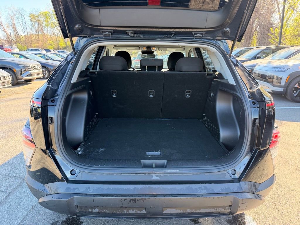 Certified 2025 Hyundai Kona SEL AWD/4WD image 30