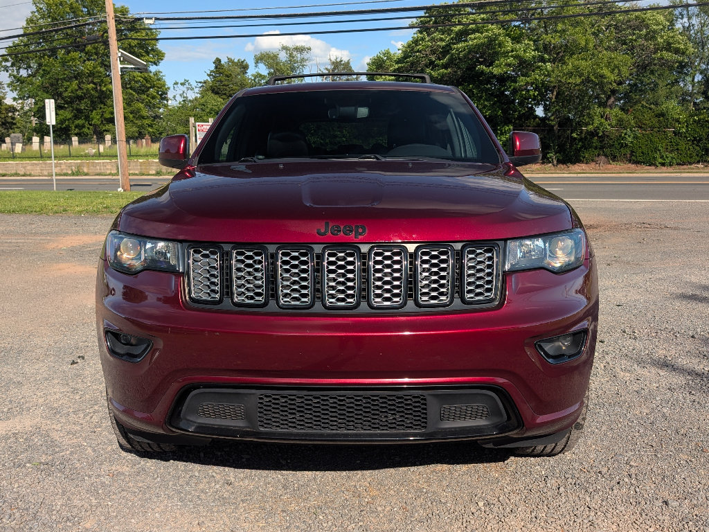 Used 2018 Jeep Grand Cherokee Altitude AWD/4WD image 2