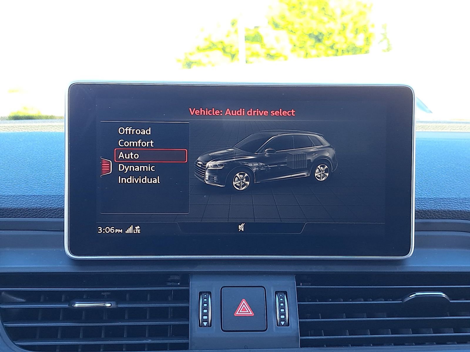 Used 2020 Audi Q5 e Premium w/ Convenience Package image 25