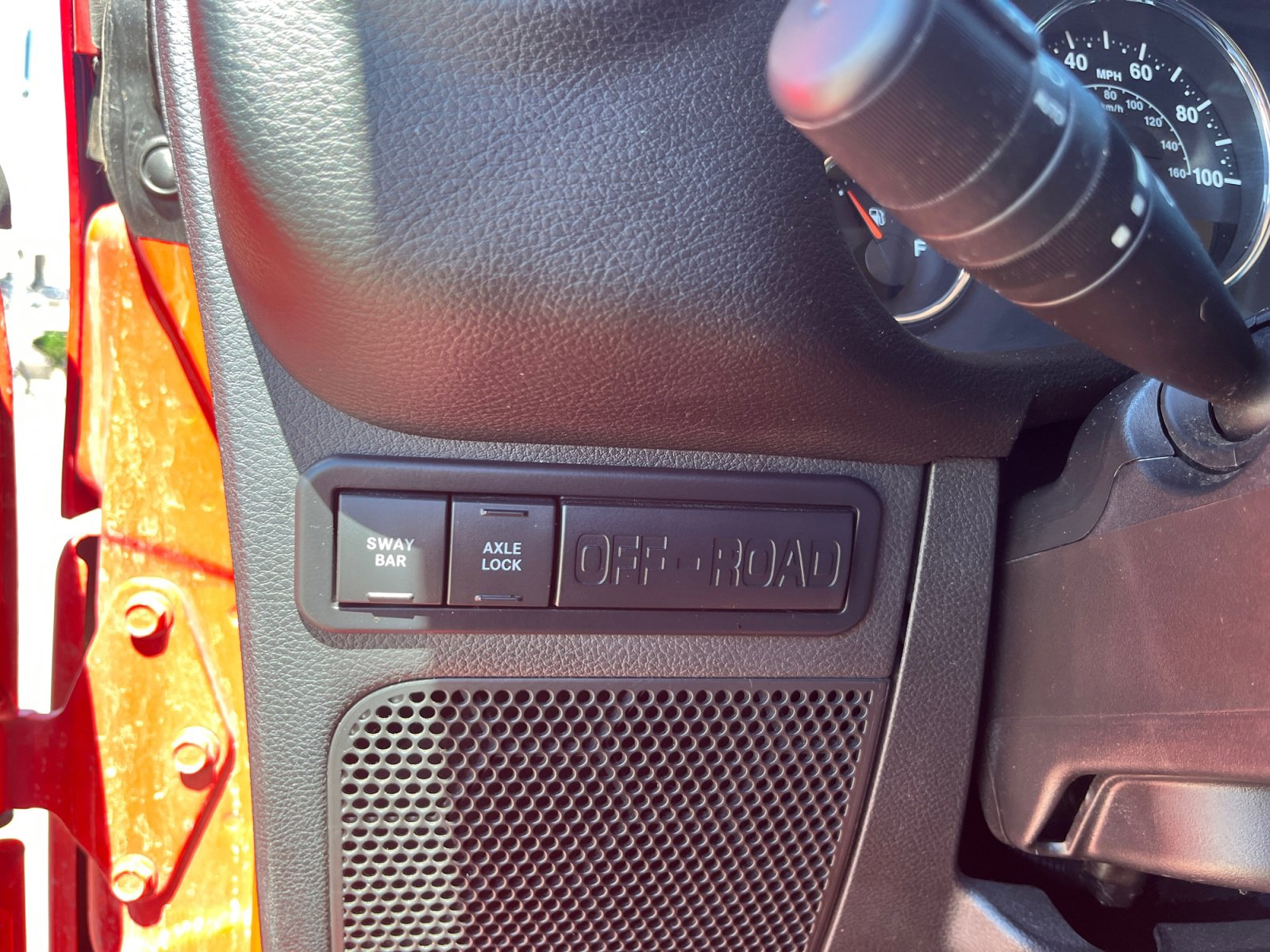 Used 2017 Jeep Wrangler Unlimited Rubicon w/ Connectivity Group image 33