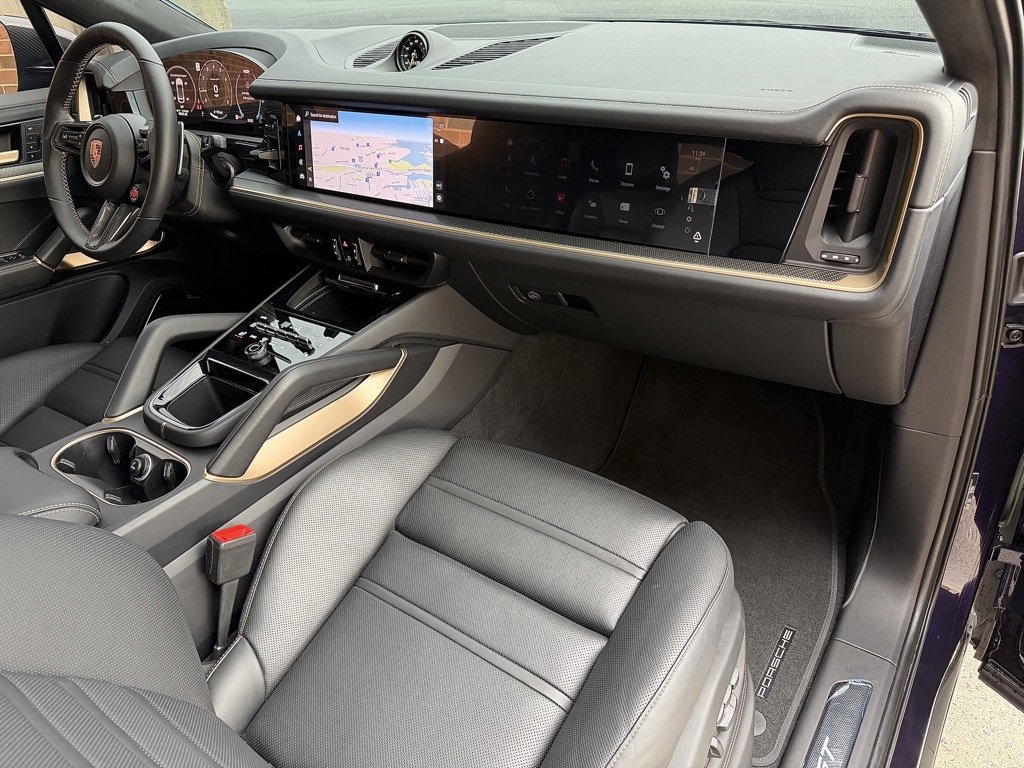 Certified 2025 Porsche Cayenne Turbo GT image 23