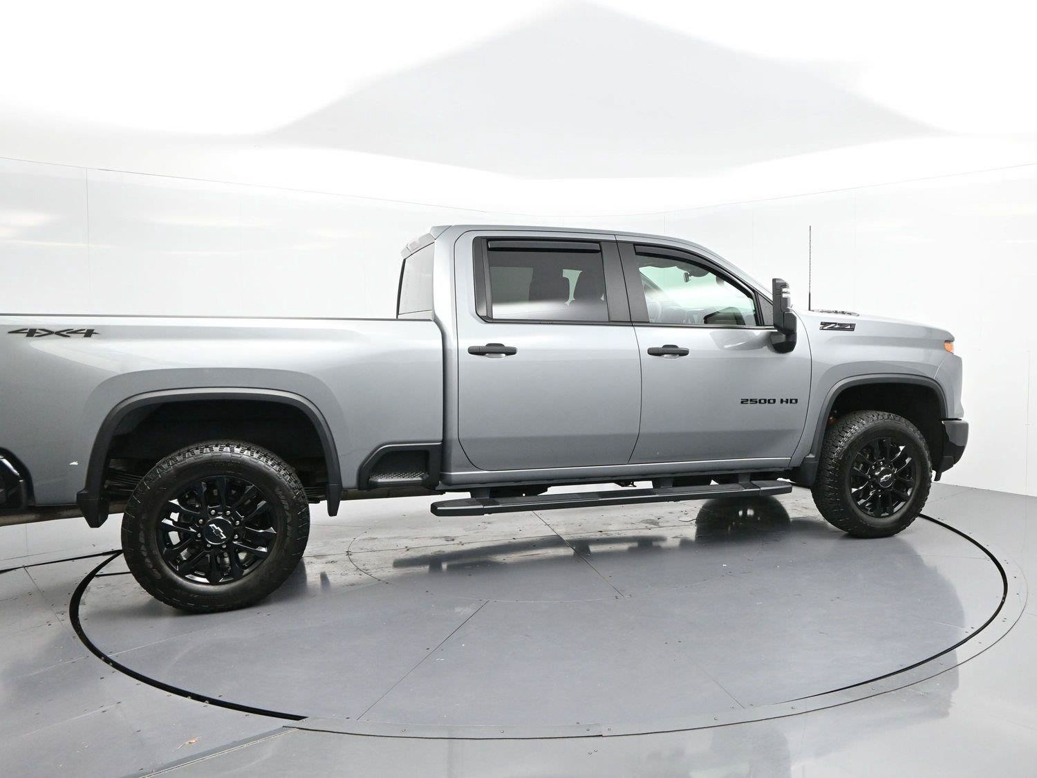 Used 2025 Chevrolet Silverado 2500 Custom w/ Custom Convenience Package AWD/4WD image 8
