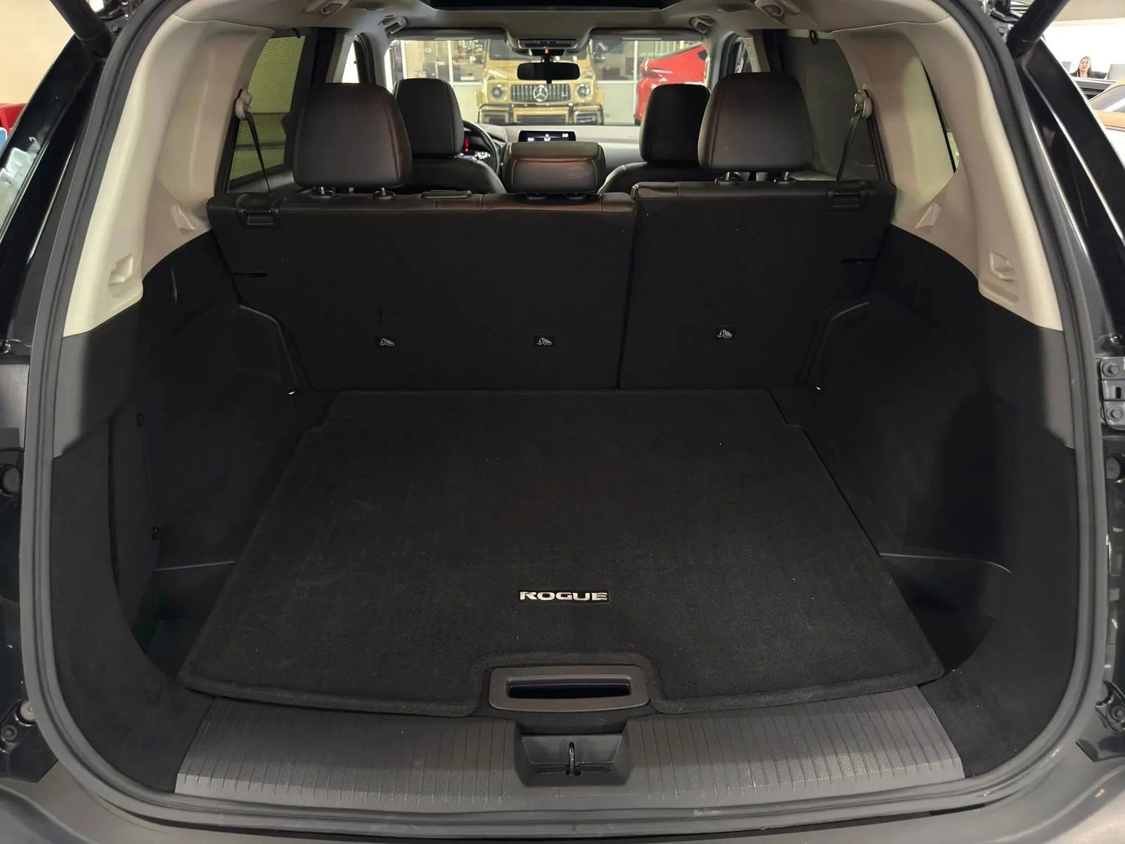 Used 2023 Nissan Rogue SV w/ SV Premium B Package AWD/4WD image 39